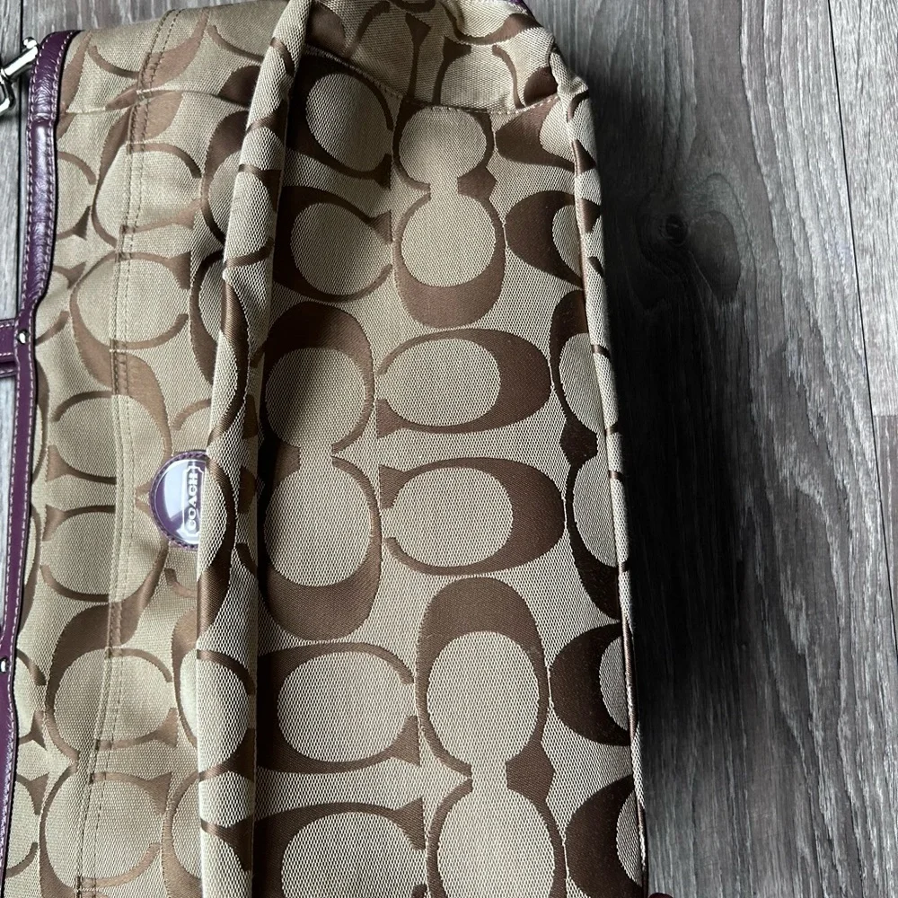 Coach Canvas and Signature Logo Diaper bag - Picture 4 of 10